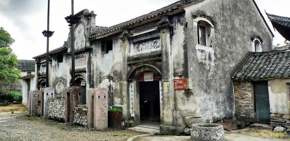 男子盗窃30万黄金潜逃，断网3个月受不了自首：这样的日子太难熬