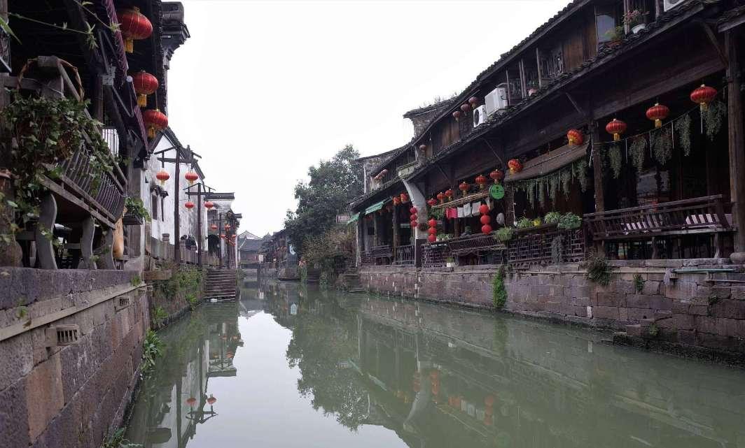 温玉荣带部分袜企赴大杨集团考察